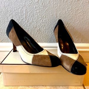 Circa Joan and David most comfortable heel. Great quilted tan(s) pattern